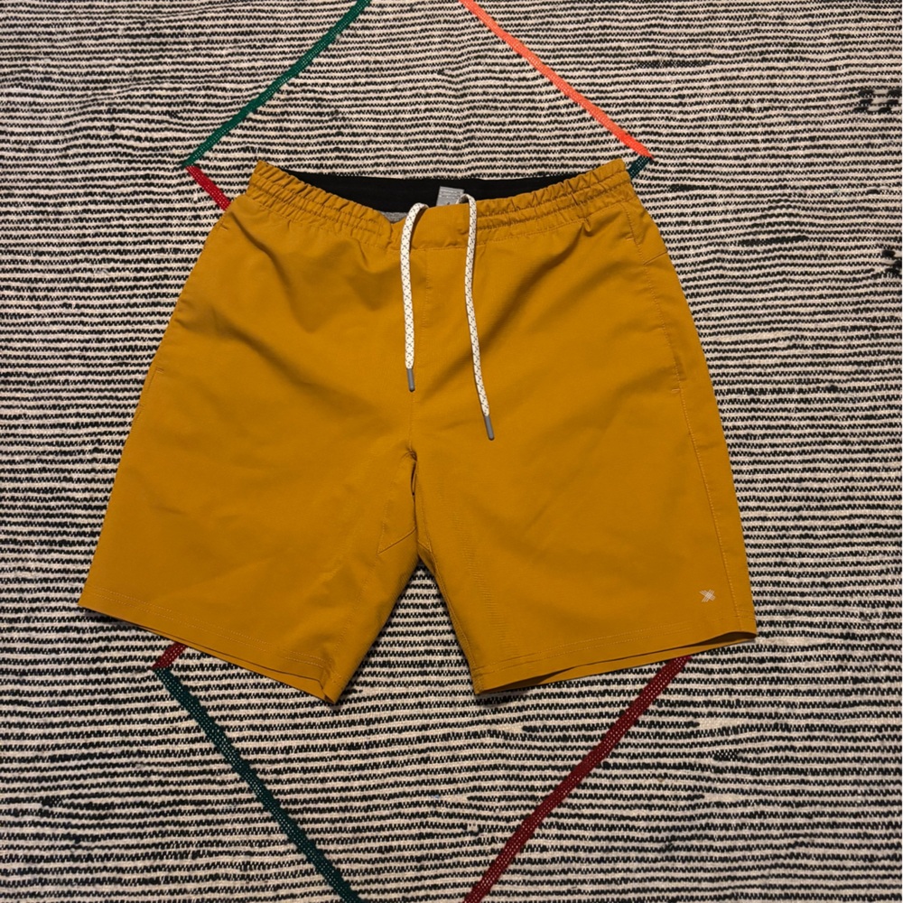 Kennith Cole Men's Mustard Yellow Workout Shorts with spandex liner never worn